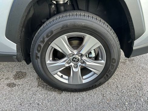 Used 2025 Toyota RAV4 LE AWD/4WD image 10