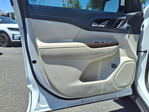 Used 2023 GMC Acadia Denali w/ Denali Technology Package FWD image 20