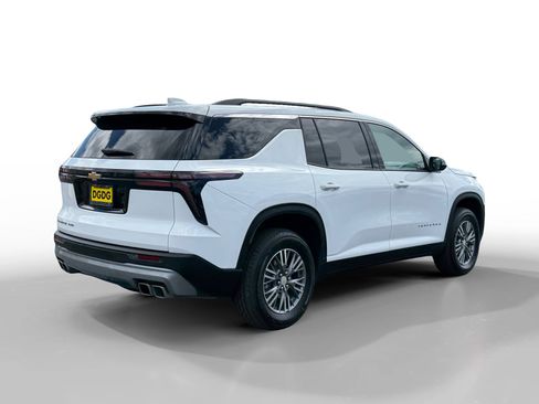 Used 2025 Chevrolet Traverse LT AWD/4WD image 5