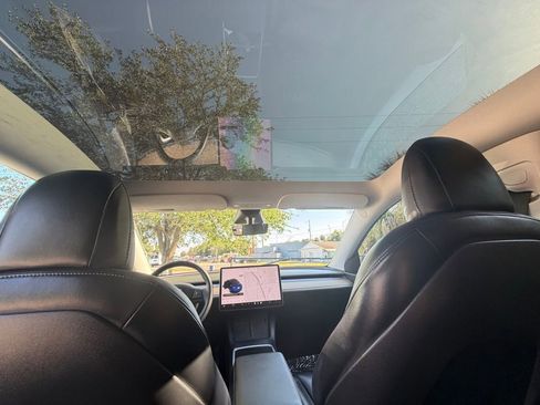 Used 2021 Tesla Model Y Long Range image 26