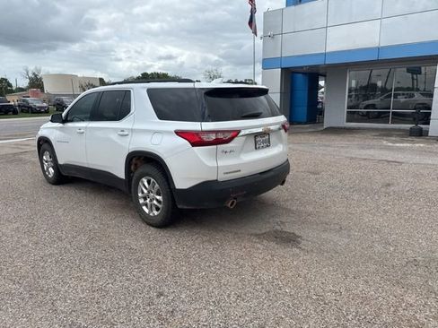Used 2020 Chevrolet Traverse LT image 8