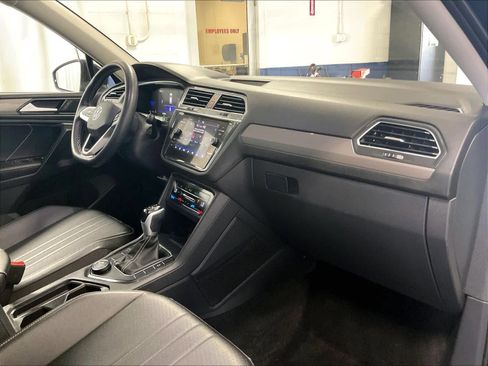 Used 2023 Volkswagen Tiguan SE image 13