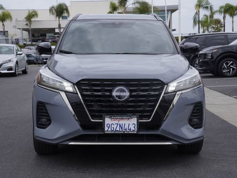 Used 2023 Nissan Kicks SR w/ SR Premium Package FWD image 6