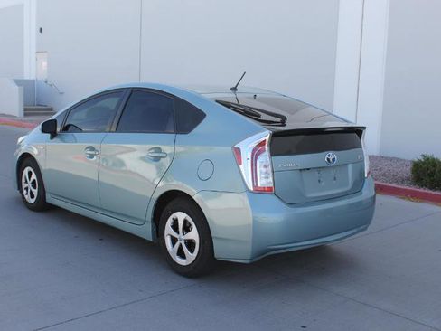Used 2015 Toyota Prius Two FWD image 7