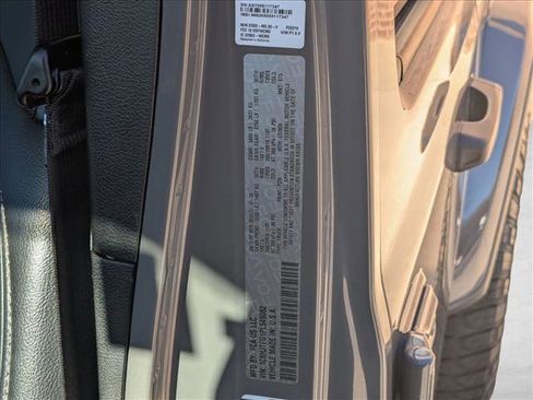 Used 2023 Jeep Gladiator Overland w/ Popular Equipment Package image 23