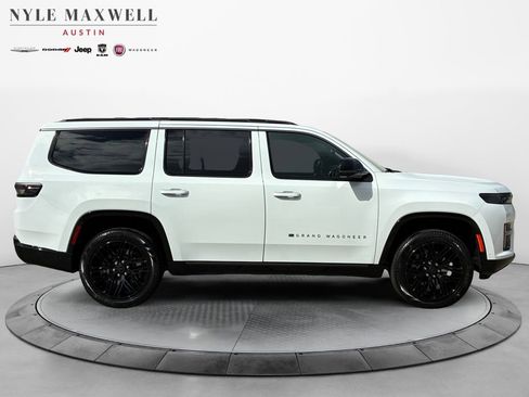 New 2026 Jeep Grand Wagoneer Limited AWD/4WD image 17