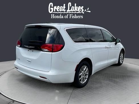 Used 2023 Chrysler Voyager LX FWD image 5