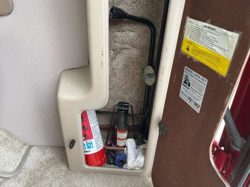 Used 1999 Ford E-150 and Econoline 150 image 52