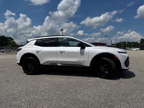 New 2025 Chevrolet Equinox EV RS image 9