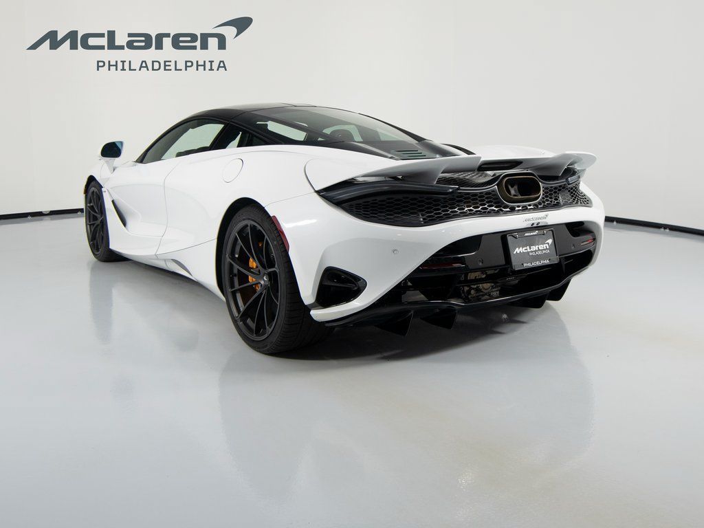Used 2025 McLaren 750S RWD image 7