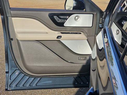 Used 2024 Lincoln Aviator Reserve w/ Equipment Group 201A image 13