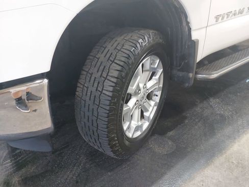 Used 2017 Nissan Titan SV AWD/4WD image 88