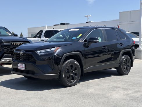 Certified 2024 Toyota RAV4 LE FWD image 6