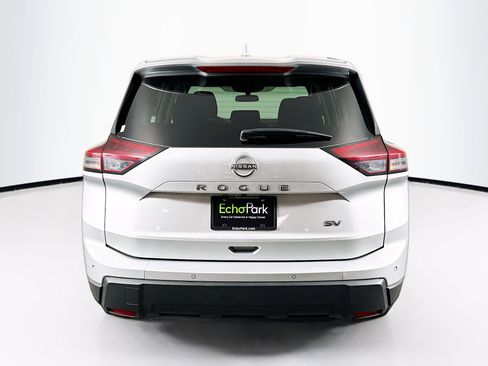 Used 2024 Nissan Rogue SV FWD image 7