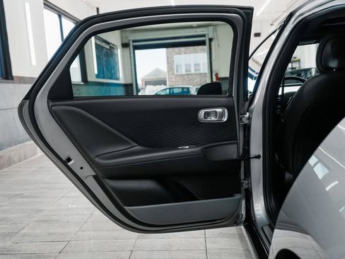 Used 2024 Hyundai Ioniq 6 Limited image 13