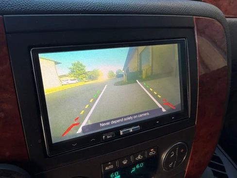 Used 2010 Chevrolet Avalanche LT w/ Regional Value Package image 18