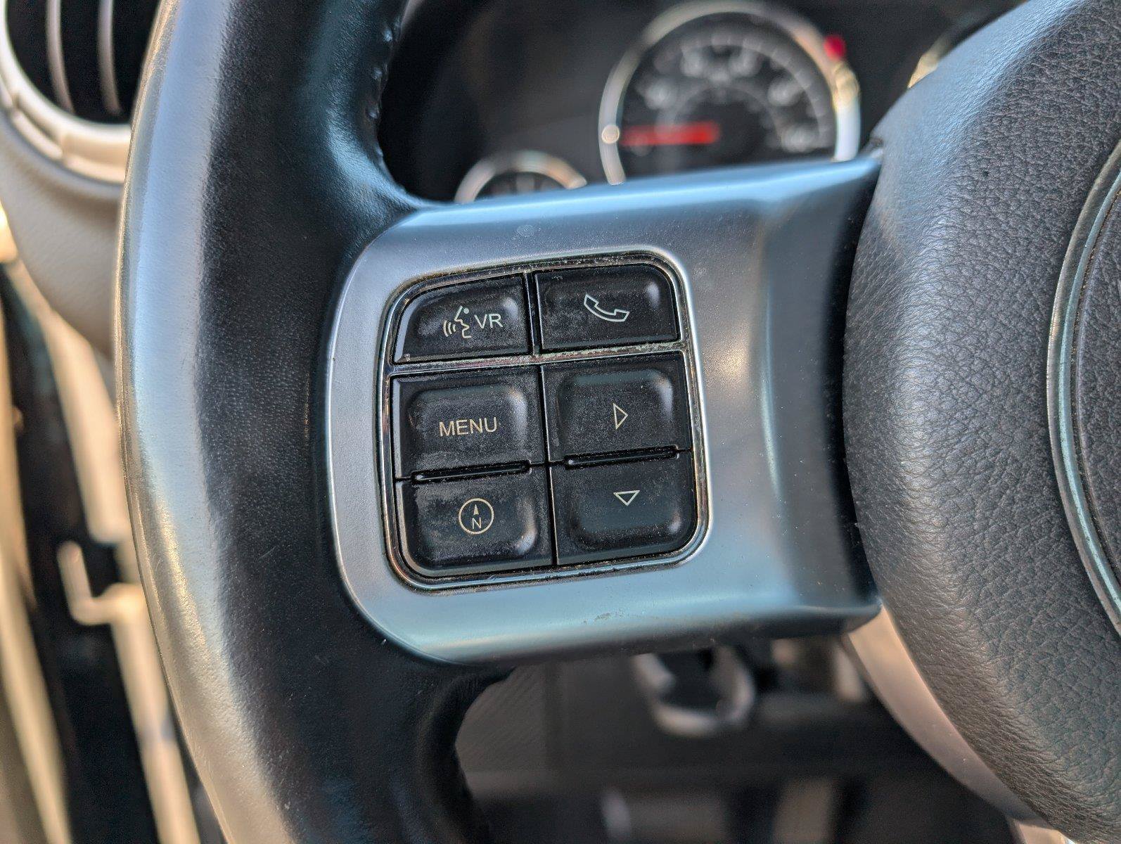 Used 2013 Jeep Wrangler Unlimited Rubicon AWD/4WD image 29