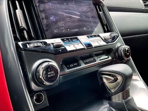 Used 2023 Lexus LX 600 F Sport w/ Accessory Package (Z1) AWD/4WD image 34