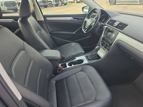 Used 2019 Volkswagen Passat 2.0T Wolfsburg w/ Wheels & Sunroof Package FWD image 10