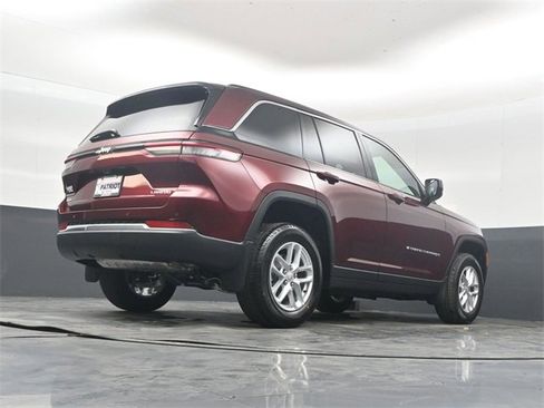 New 2025 Jeep Grand Cherokee Laredo X w/ Luxury Tech Group I image 40