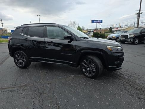 Used 2025 Jeep Compass Limited w/ High Altitude Package AWD/4WD image 8