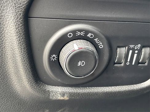 Used 2022 Jeep Grand Cherokee L Limited image 26