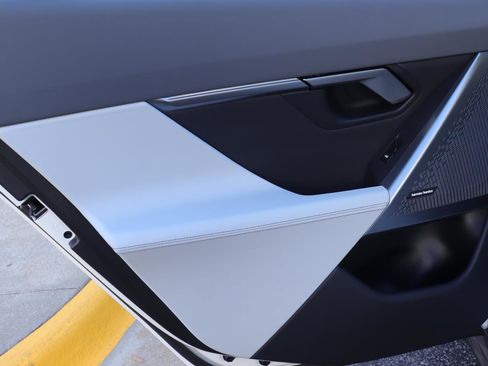 Used 2025 BMW 530i image 12