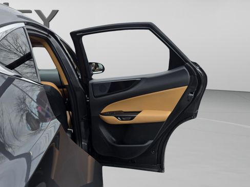 Certified 2025 Lexus NX 250 FWD image 27