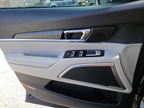 Used 2024 Kia Telluride EX w/ EX Captain's Chair Package image 15