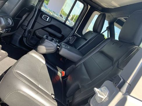 Used 2021 Jeep Wrangler Unlimited Sahara AWD/4WD image 10