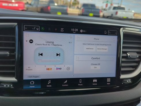 Used 2025 Chrysler Pacifica Select FWD image 15