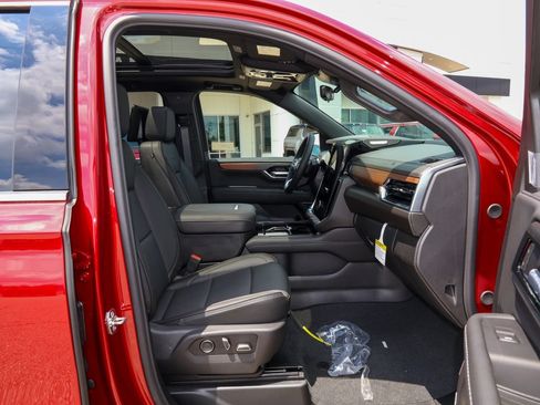 New 2026 GMC Yukon XL Denali w/ Advanced Technology Package AWD/4WD image 18