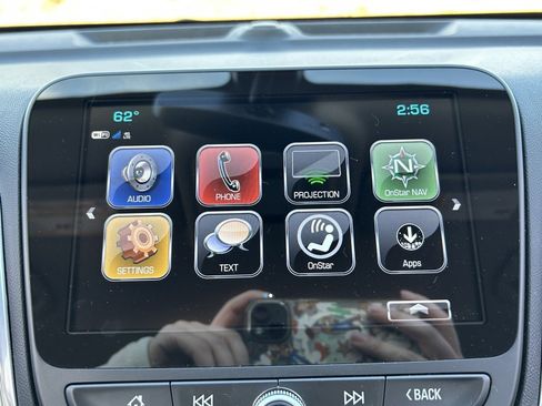 Used 2018 Chevrolet Equinox Premier image 27