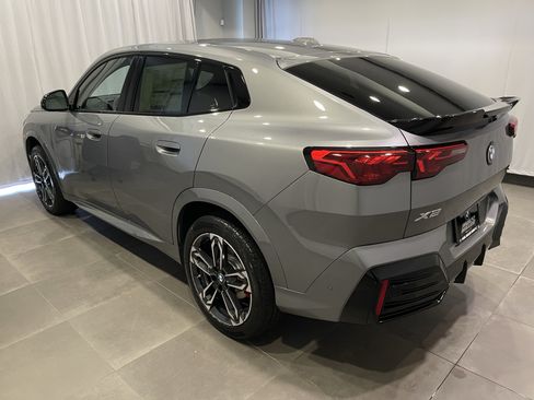 New 2026 BMW X2 xDrive28i w/ Technology Package AWD/4WD image 4