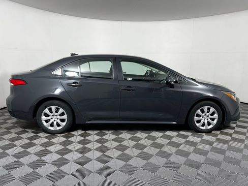 Used 2023 Toyota Corolla LE image 4