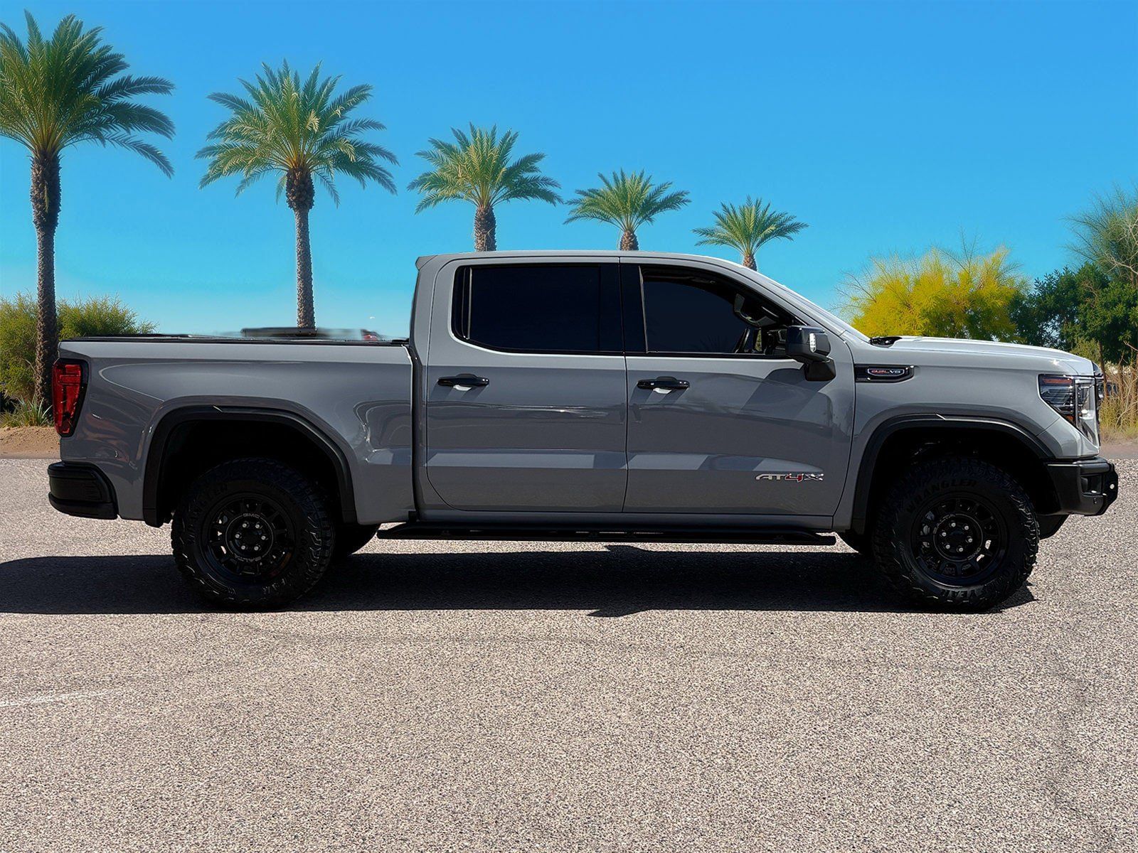 Used 2024 GMC Sierra 1500 AT4X w/ AT4X AEV Edition AWD/4WD image 7