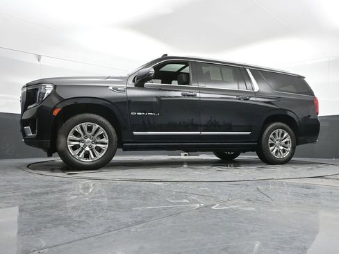 Used 2021 GMC Yukon XL Denali w/ Advanced Technology Package image 52