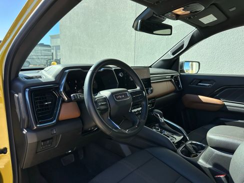 Used 2023 GMC Canyon AT4 image 12