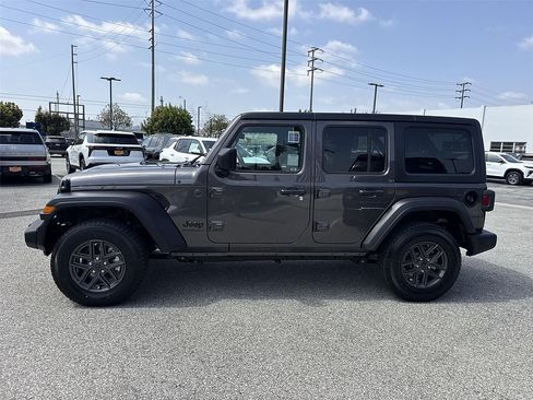 Used 2025 Jeep Wrangler Unlimited Sport AWD/4WD image 6