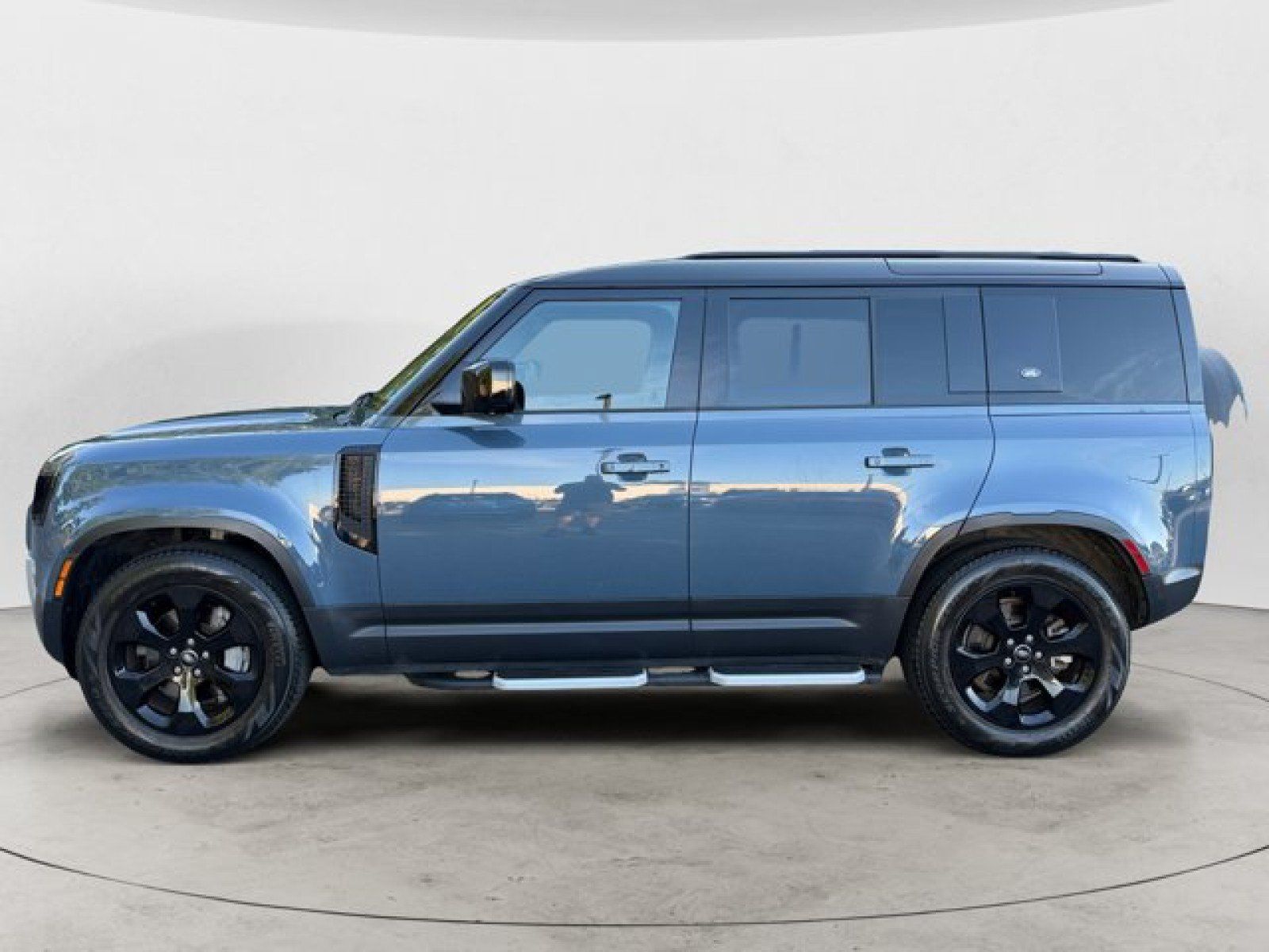Certified 2024 Land Rover Defender 110 S AWD/4WD image 7