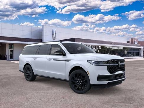 New 2026 Lincoln Navigator L Reserve w/ Jet Appearance Package AWD/4WD image 7