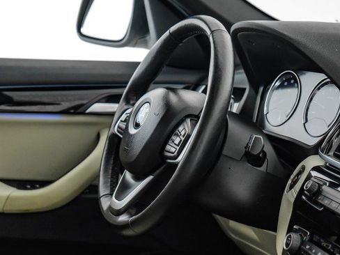 Used 2022 BMW X1 xDrive28i w/ Premium Package image 11