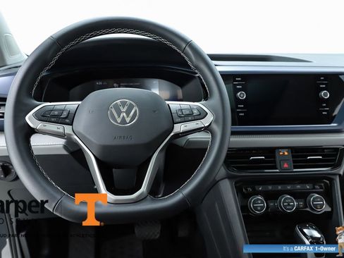 Used 2024 Volkswagen Taos SE image 20