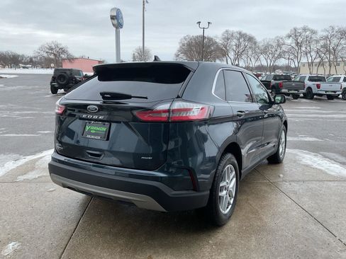 Used 2024 Ford Edge SEL w/ Convenience Package image 6