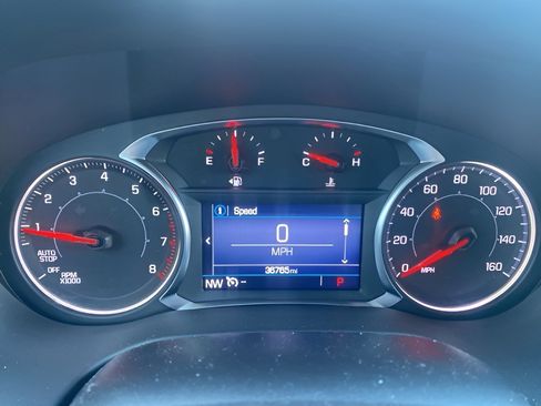 Used 2023 GMC Acadia SLE w/ Driver Convenience Package image 14