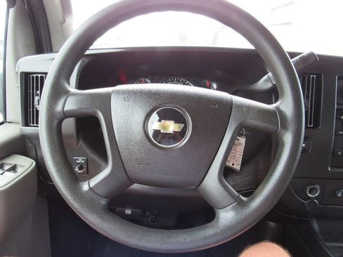 Used 2017 Chevrolet Express 2500 RWD image 29