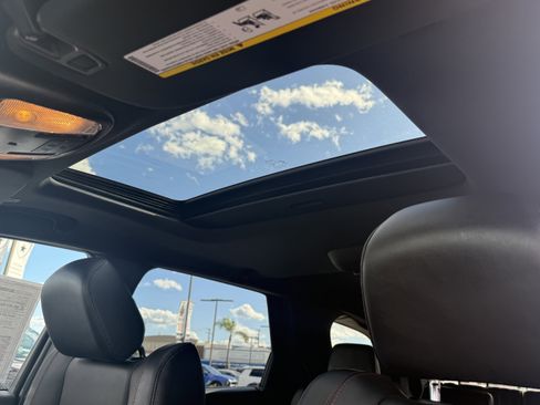 Used 2025 Dodge Durango GT image 17