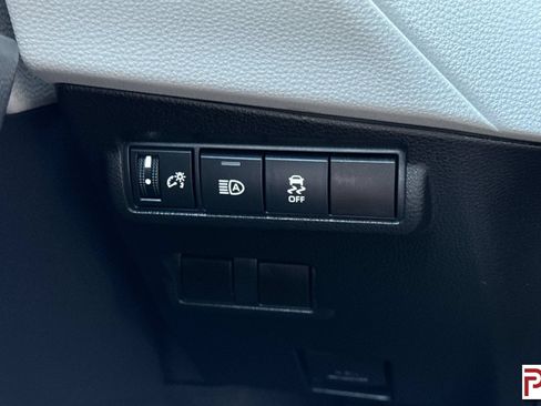 Used 2026 Toyota Corolla Cross L AWD/4WD image 30