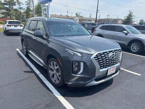Used 2022 Hyundai Palisade Limited w/ Cargo Package AWD/4WD image 19