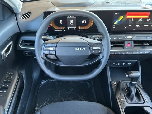 New 2026 Kia K4 FWD image 14